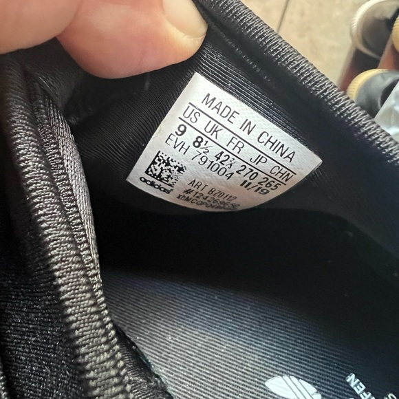 ADIDAS SLIP ON shoes - Picture 2 of 6